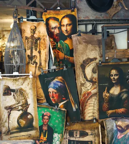 La Taverne De Platon Cabinet De Curiosites Aix En Provence Panneaux Vitrage