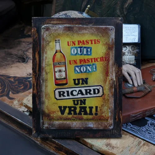 La Taverne De Platon Cabinet De Curiosites Aix En Provence 04 Ricard Vrai