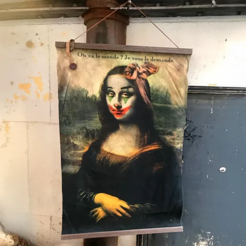 La Taverne De Platon Cabinet De Curiosites Aix En Provence 13 Joconde Joker Suspension 2