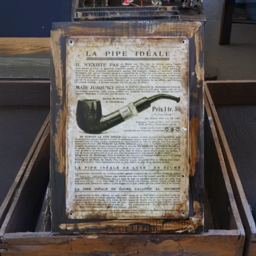 La Taverne De Platon Cabinet De Curiosites Aix En Provence 16 Pipe Ideale