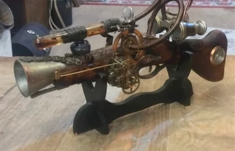 La Taverne De Platon Cabinet De Curiosites Aix En Provence Pistole Steampunk 1